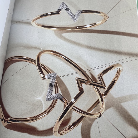 Louis Vuitton The Book #12 - Picture 5 of 13